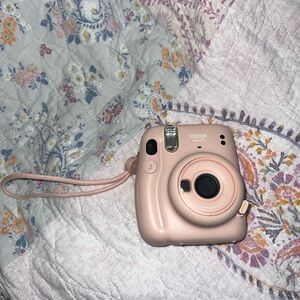Instax Mini 11 Blush Pink Instant Camera